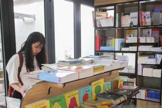 Doanh thu nghìn tỷ, ngành xuất bản vẫn 'đau đầu' với sách giả, sách lậu