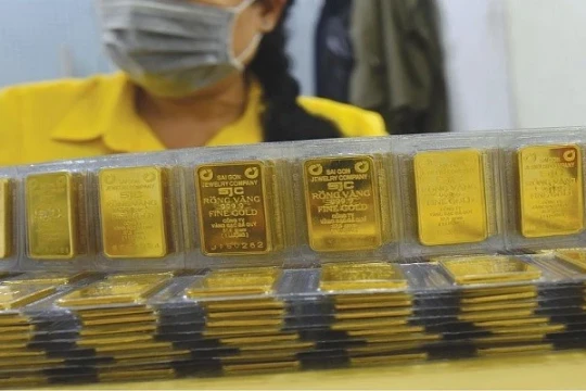 Giá vàng hôm nay 9/3: Trong nước ổn định ở mức cao, thế giới giảm nhẹ