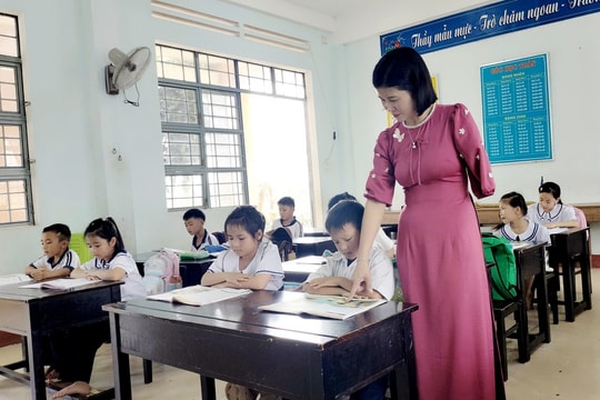 Nữ giáo viên một tay và ám ảnh tai nạn giữa rừng sâu