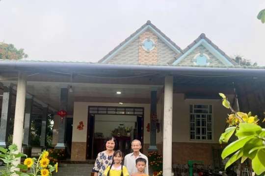 Café ngày mới: Cất nhà mới cho cha mẹ