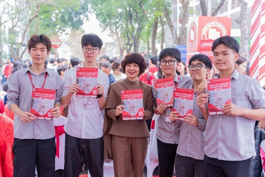 Đại học Ngoại thương quy đổi 8.0 IELTS thành 10 điểm thi tốt nghiệp