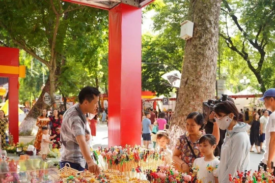 Gần 100 gian hàng tham gia Lễ hội Du lịch Hà Nội 2026