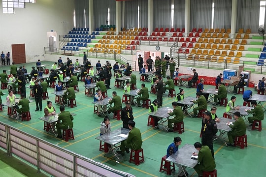 Bắt 63 đối tượng, thu giữ hàng loạt tài liệu, vật chứng trong đường dây lừa đảo quy mô đặc biệt lớn