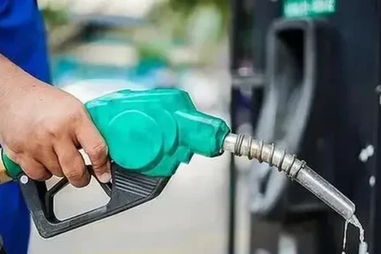 Infographics: Khuyến khích người dân, doanh nghiệp tiết kiệm xăng dầu