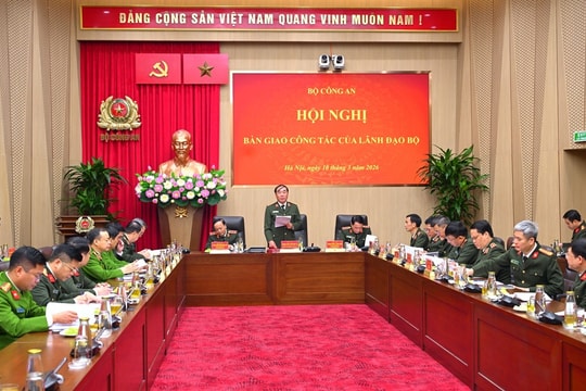 Thượng tướng Trần Quốc Tỏ bàn giao công tác Thứ trưởng Bộ Công an