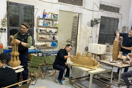 Ghé Bát Tràng ngắm 'gốm Phồn' đầu Xuân