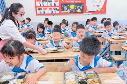 Bình tĩnh để cùng bảo vệ con trẻ