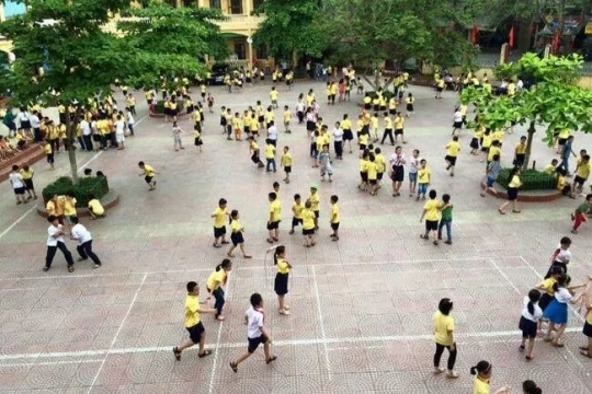 Hiệu trưởng làm thêm việc của hiệu phó có được tính tiền làm thêm giờ?