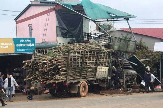 Khởi tố tài xế ô tô tải liên quan vụ tai nạn khiến 4 người thương vong
