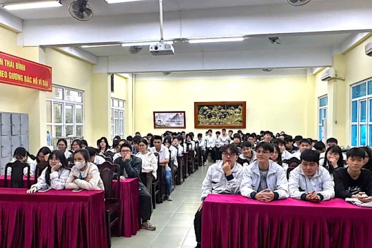 Hơn 8.000 học sinh, sinh viên Hưng Yên được bồi dưỡng kiến thức bầu cử