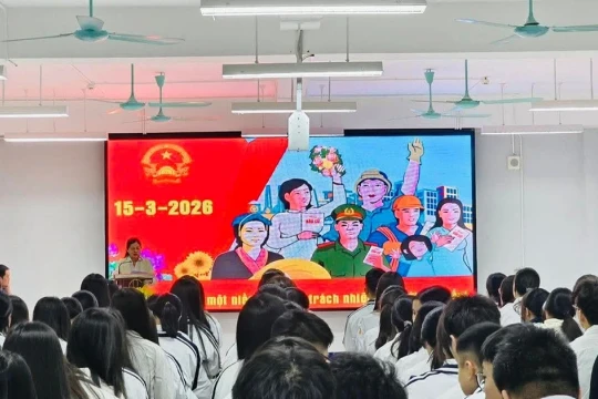 Đa dạng hoạt động hướng về ngày hội bầu cử trong trường học tại Tuyên Quang