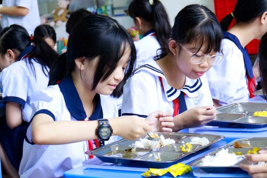 Vụ nghi “hô biến” thịt hết hạn: Công bố 7 trường dùng sản phẩm từ Sago Food