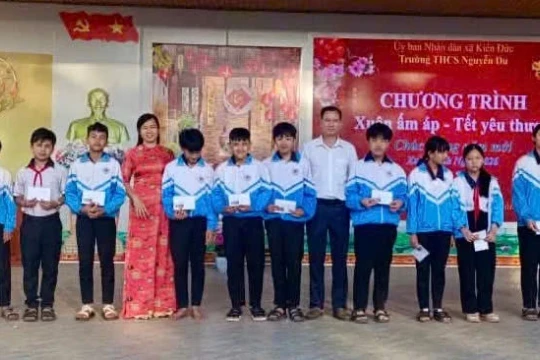 Phó hiệu trưởng hơn 25 năm gắn bó giáo dục tham gia ứng cử HĐND xã Kiến Đức