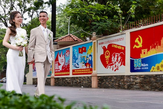 TPHCM rực rỡ cờ hoa trước ngày bầu cử