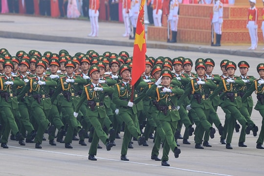 Tăng lương cơ sở từ 1/7: Bảng lương công an thay đổi thế nào, cấp bậc nào tăng cao nhất?