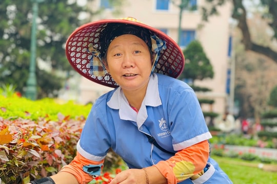 Bất ngờ nữ lao công Đại học Hà Nội “bắn” tiếng Nga, biết nhiều ngoại ngữ