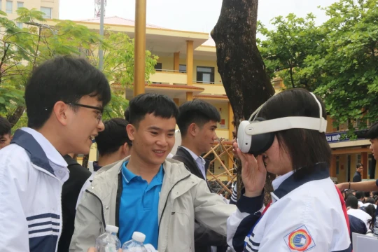 Đánh thức đam mê khám phá khoa học thông qua Ngày hội STEAM