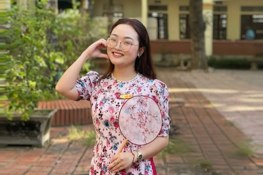 Cô giáo đặt mã đề thi độc lạ khiến cả lớp "khóc vì nhớ mẹ"