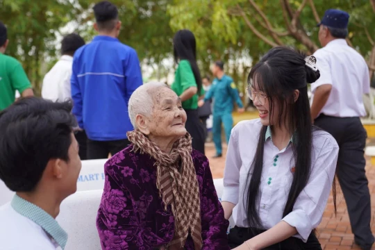 Trường Đại học Đông Á tri ân thân nhân liệt sĩ Gạc Ma tại Đà Nẵng