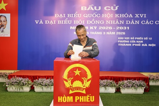 Người dân không nên đăng thẻ cử tri lên mạng xã hội