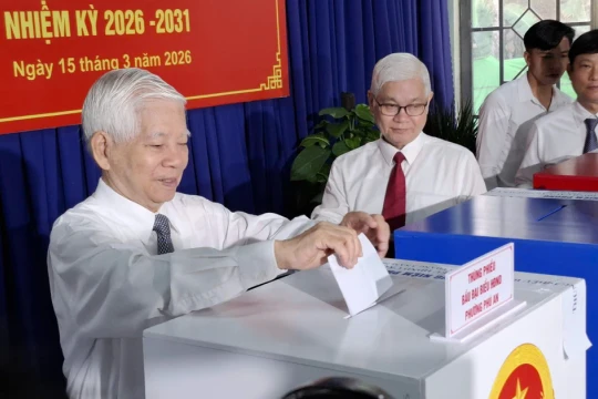 Lãnh đạo, nguyên lãnh đạo Đảng, Nhà nước bỏ phiếu bầu cử tại TPHCM