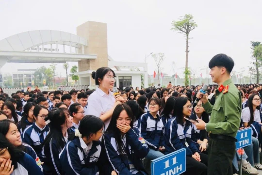 Trang bị kiến thức bảo vệ dữ liệu cá nhân trên không gian mạng cho HS ở Phú Thọ