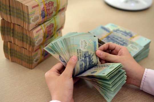 Bộ Nội vụ yêu cầu rà soát chính sách tiền lương khu vực công và tư