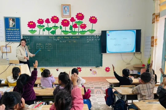 Thiếu thốn bán trú, học sinh Lào Cai mòn mỏi chờ trường nội trú