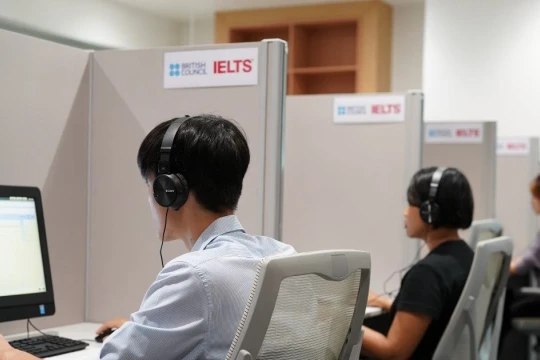 IELTS chấm dứt thi giấy từ 2026: Tăng trải nghiệm, siết bảo mật