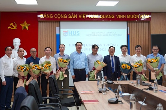 Trường THPT Chuyên Khoa học Tự nhiên - ĐH Quốc gia Hà Nội có hiệu trưởng mới