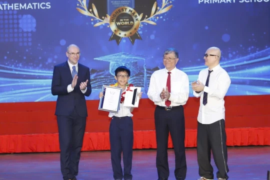 TPHCM vinh danh học sinh đạt thành tích cao chương trình tiếng Anh tích hợp