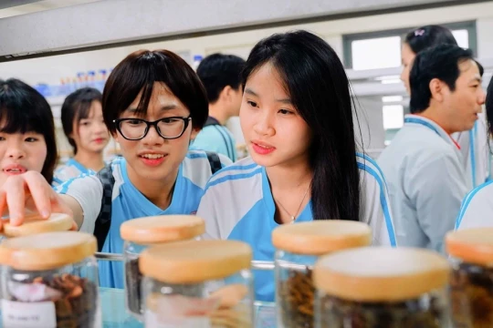 Khối ngành khoa học sức khỏe: Chuẩn hóa đào tạo để thu hẹp khoảng cách công - tư