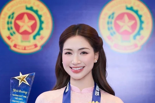 Hòa Minzy đón ‘tin vui' sau khi lọt top 10 Gương mặt trẻ Việt Nam tiêu biểu