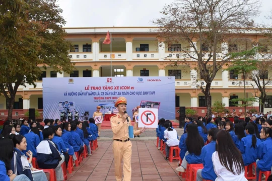 Hướng dẫn kỹ năng lái xe an toàn cho học sinh Hưng Yên