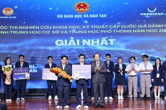 Học sinh Hà Nội giành 3 giải Nhất ở thi Khoa học kỹ thuật cấp Quốc gia