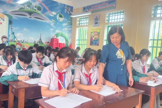 Đồng hành cùng con ôn thi vào lớp 10: Ranh giới giữa động lực và áp lực