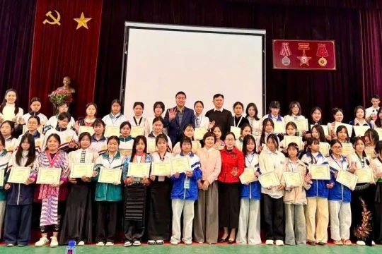 Học bổng gắn định hướng nghề nghiệp giữ chân học sinh vùng khó