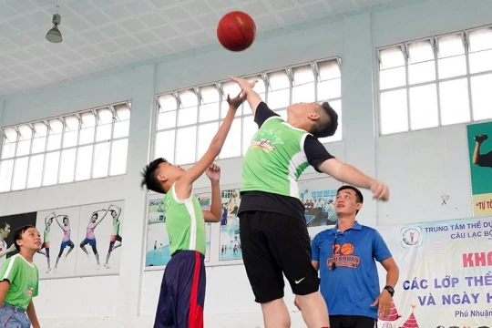 Chế độ trang phục đối với giáo viên thể dục thể thao?