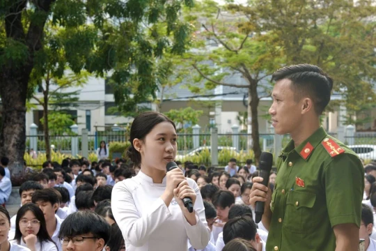 Siết chặt kiểm soát thuốc lá và thuốc lá điện tử để bảo vệ thế hệ trẻ