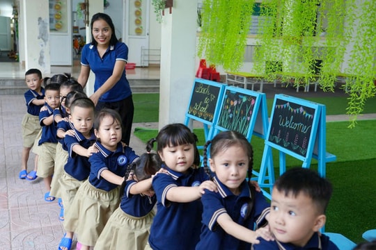 Hàng trăm giáo viên 'mắc kẹt' ở hạng lương thấp nhất dù vượt chuẩn