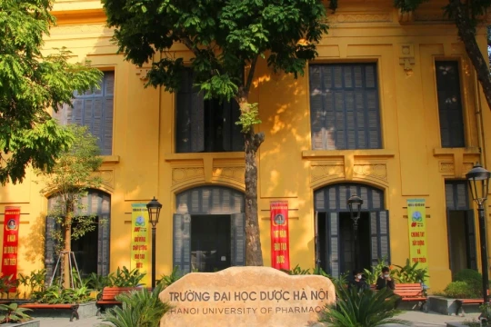 Hà Nội: Không di dời toàn bộ bệnh viện, trường học ra khỏi khu vực trung tâm