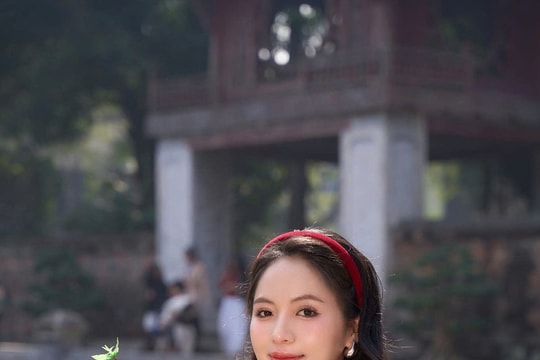 Được 9 điểm nhưng thầy phê chữ “dốt”, nữ sinh quyết tâm trở thành bác sĩ