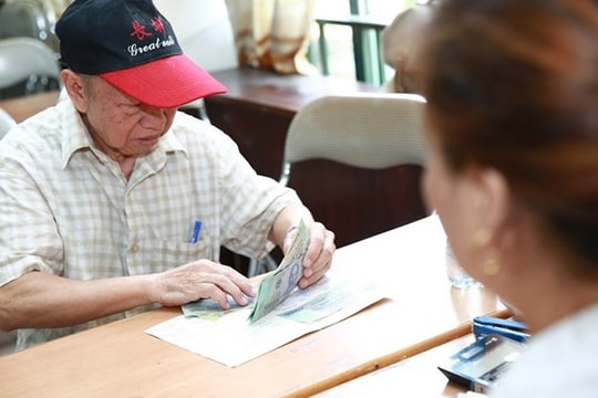 Lương cơ sở dự kiến tăng 8%: Người lao động được thêm gì?