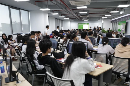 Giáo dục đại học trước đòi hỏi 'tư duy lại' trong kỷ nguyên AI