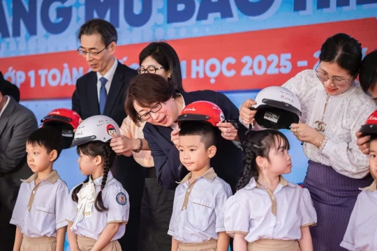 Honda góp phần tăng tỷ lệ đội mũ bảo hiểm của trẻ em gần 90%