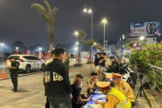 Nhiều học sinh ở Quảng Ninh lái xe lạng lách bị xử lý