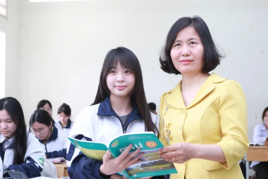 Ôn thi tốt nghiệp THPT nhóm môn Khoa học xã hội: Tăng đọc hiểu, rèn kỹ năng phân tích