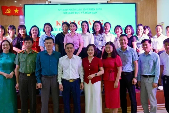 Điện Biên khai giảng khóa đào tạo tiếng Lào cho cán bộ
