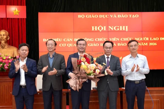 Bộ GD&ĐT chia tay nguyên Thứ trưởng Nguyễn Văn Phúc