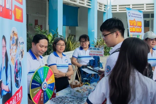 Định hướng nghề nghiệp và phát triển kỹ năng trong kỷ nguyên số: Không vào đại học có phải là thất bại?